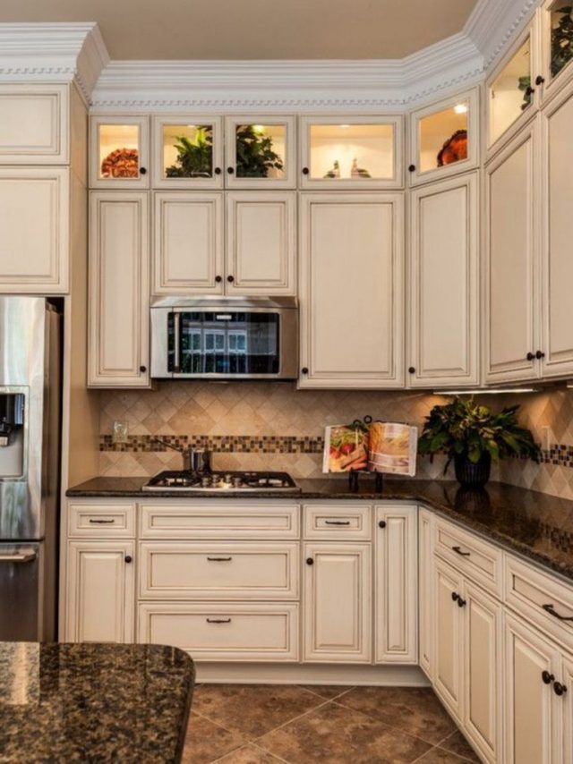 Stunning Kitchen Light Cabinets With Dark Countertops Design Ideas 39 640x854 