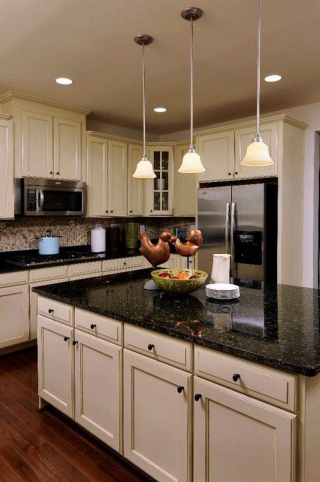 70 Stunning Kitchen Light Cabinets with Dark Countertops Design Ideas ...