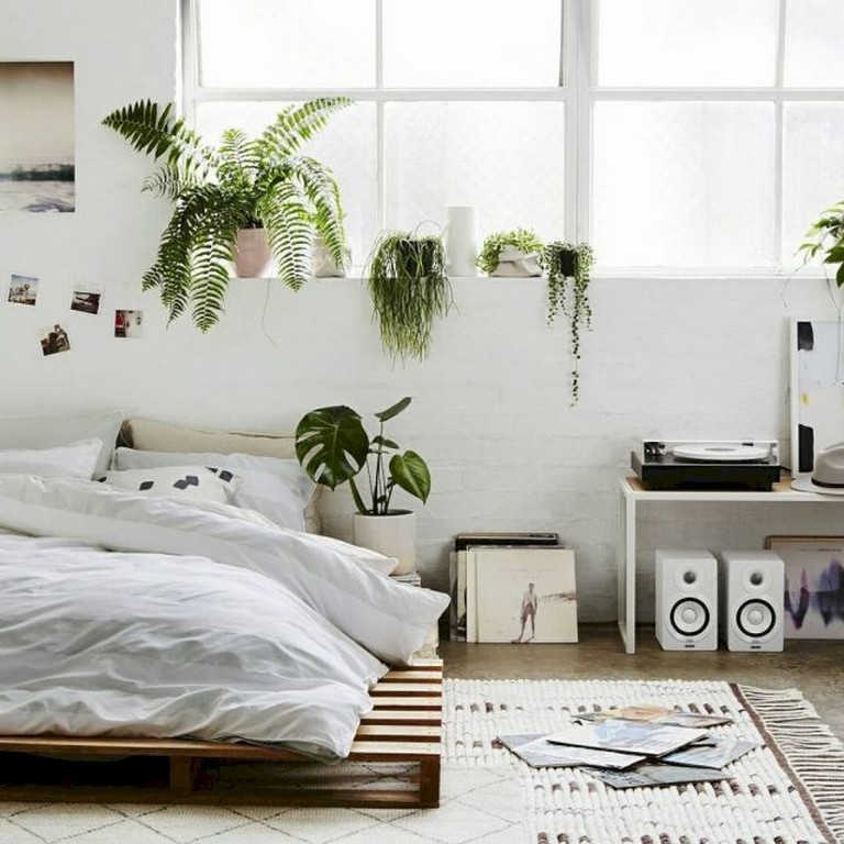 45+ Cozy & Minimalist Bedroom Ideas on A Budget - Page 40 of 48